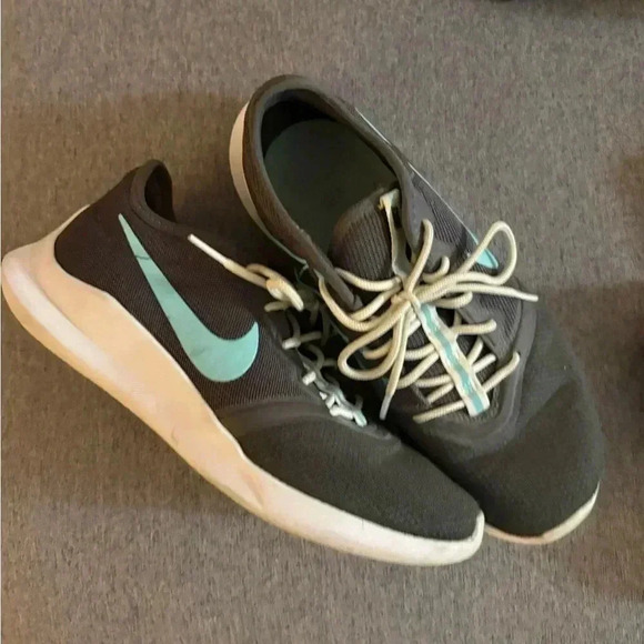 Nike size 8.5 VIALE TECH RACER VTR Grey Green Running Sneakers - Picture 4 of 6